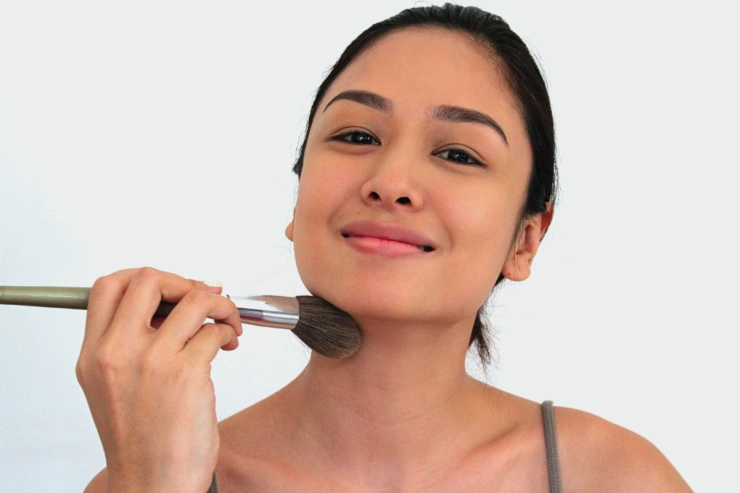 How to Contour Your Jawline: A Step-by-Step Guide - IT Cosmetics